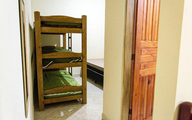 Incrivel casa com churrasqueira em Maranduba SP