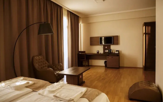 Olympus Hotel By Umbrella