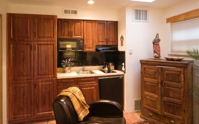 Hacienda Nicholas Bed & Breakfast