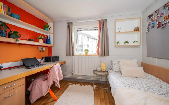 Queens University Belfast - Elms Village - Hostel