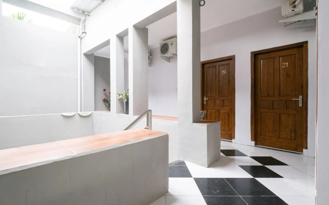 OYO 2669 Crown Residence