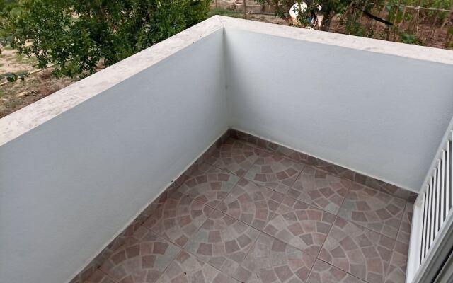 Studio Apartment Hamallaj Beach