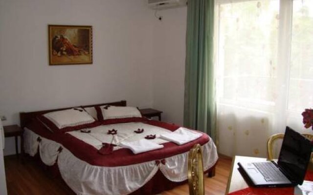 Hotel Deloni