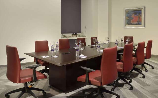 HS HOTSSON Hotel Silao