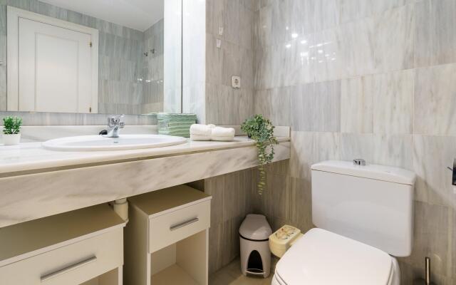 Apartment Hispanidad With Pool