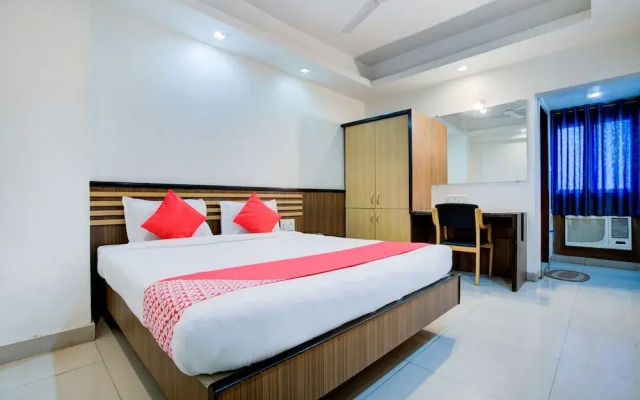 OYO 7239 Hotel Aditya