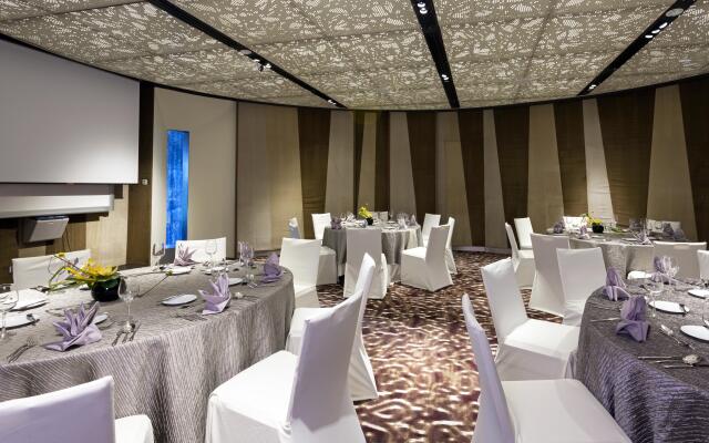 Crowne Plaza Changi Airport by IHG