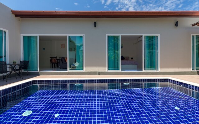 Private Villa with Pool near Laguna