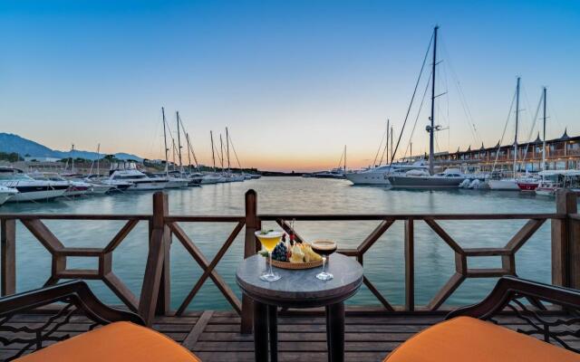 Les Ambassadeurs Marina Hotel & Casino