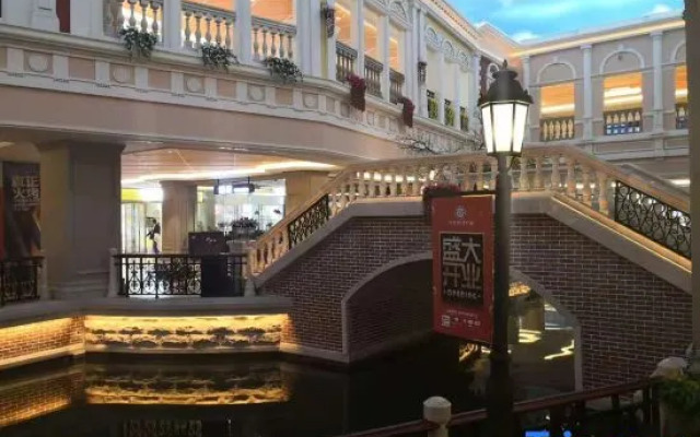 Pegasus Watertown Hotel