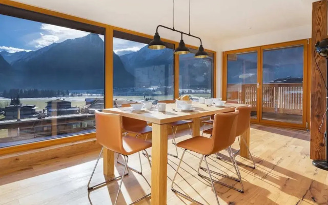 Exclusive Chalet With Sauna and Glacier View