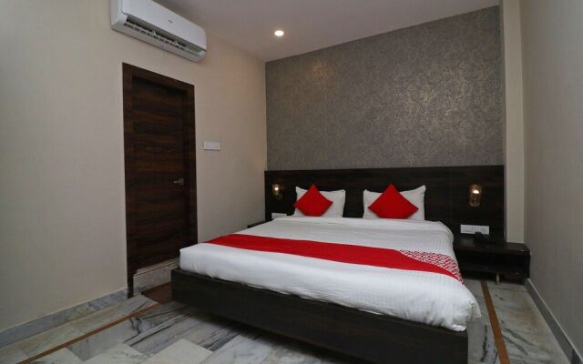 Krishna Plaza by OYO Rooms