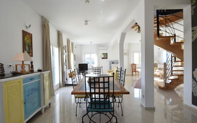 Beautiful Villa With Private Swimming Pool in Beaufort