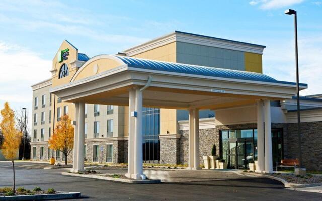 Holiday Inn Express Hotel & Suites Batavia - Darien Lake, an IHG Hotel