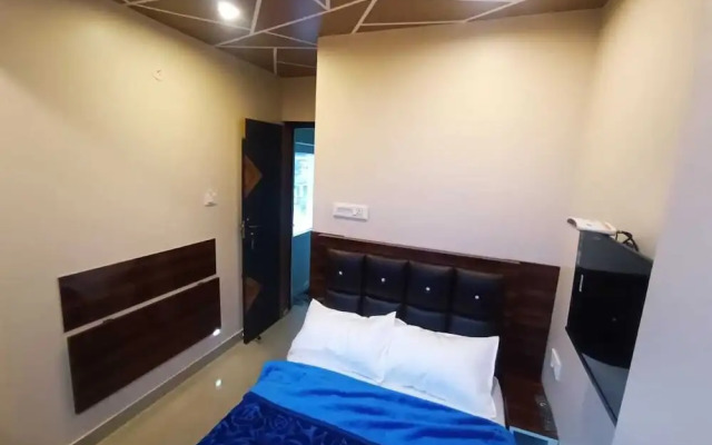 Rose garden enclave for families