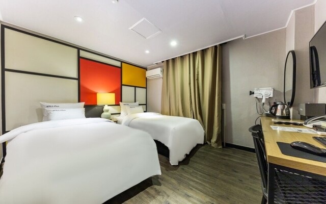 E Plus Hotel