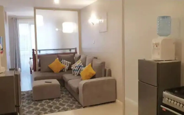 Lux Suites Coral Bells Studio Apartments