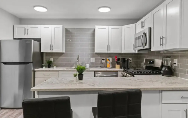 Stylish Studio Downtown Evonify