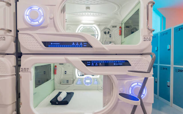 On The Go Capsule Hotel