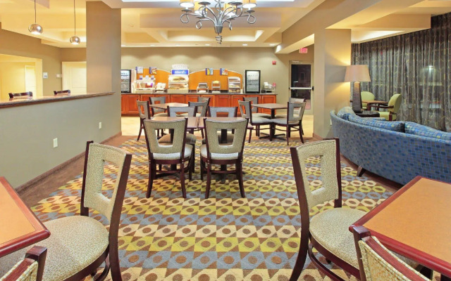 Holiday Inn Express Inn & Suites Searcy by IHG