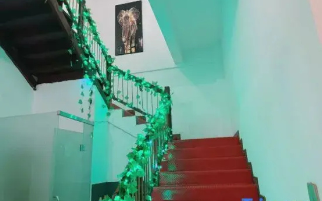 Huangshan Aiwei Theme Hotel