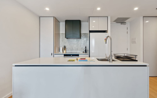 Sleek 1-bed Canberra Flat With Gym & Sauna Access – Guest Rooms – Canberra