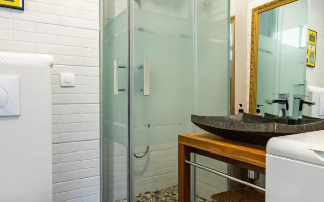 Le CAPUCIN - Petit duplex avec place de parking
