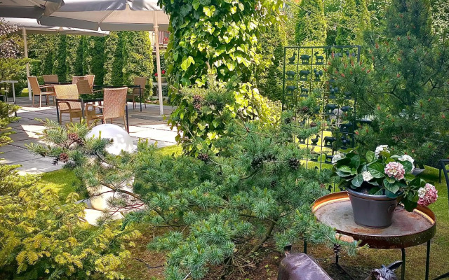 Art & Garden Residence