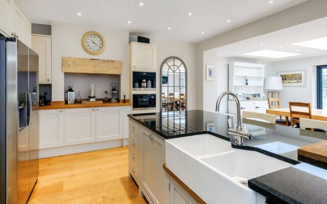 6 Bedroom Edwardian House in Bath