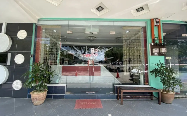 OYO 89752 7 Days Express Hotel