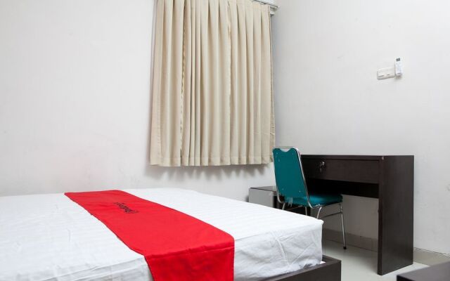 RedDoorz @ Babakan Jeruk 2