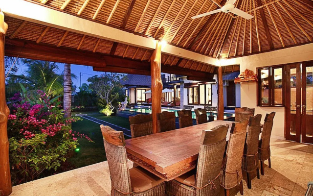 Balangan Beach Villa