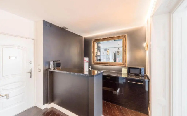 Enzo Capo Suites Down Town