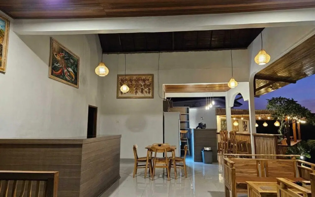 Kelingking Parama Resort