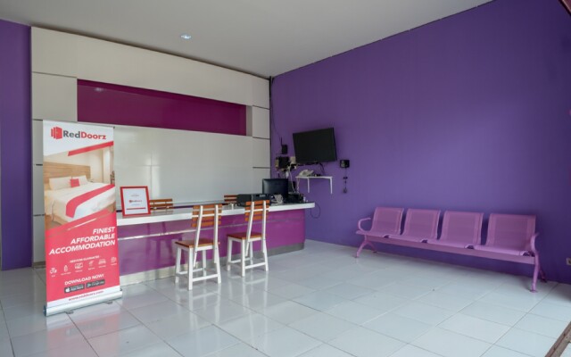 RedDoorz near Alun Alun Kaliwungu Kendal