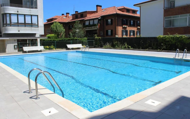 Apartamentos Zarautz Playa, con piscina y garaje