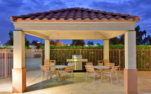 Sonesta Simply Suites Baltimore BWI Airport