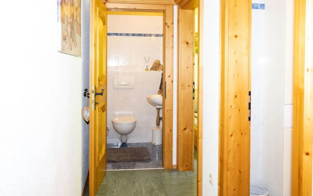 Cozy Apartment in Mühlbach with Garden near Ski Slopes
