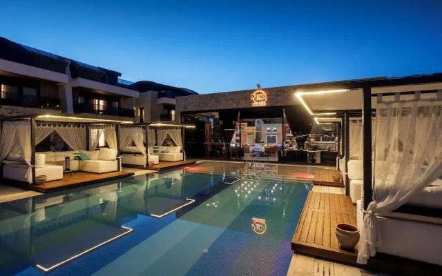 Luxury Garden Suites