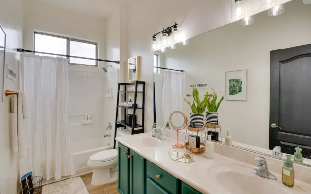 14 Mi to Dtwn: Tucson Escape w/ Patio!