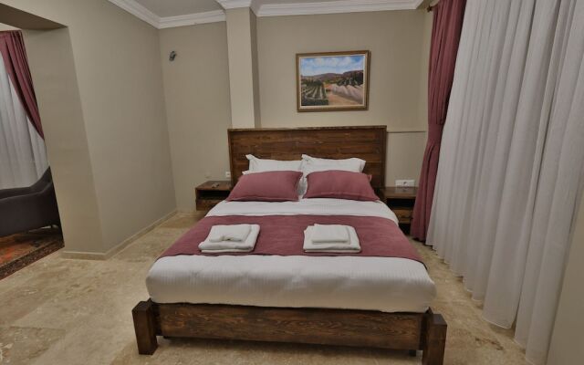 Yellow Stone Suites