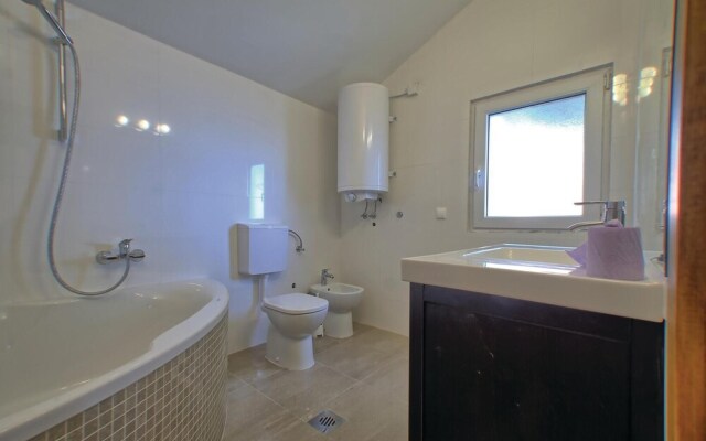 Stunning Home in Prizba With Wifi and 6 Bedrooms