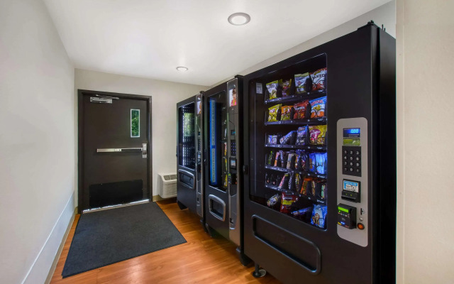 WoodSpring Suites Louisville Southeast