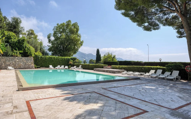 Hanbury Apt Pool And Sea