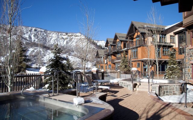 Capitol Peak- CoralTree Residence Collection