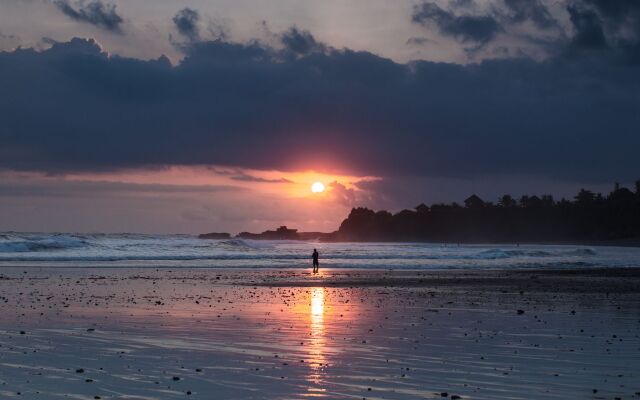 Pondok Pitaya Hotel, Surfing & Yoga