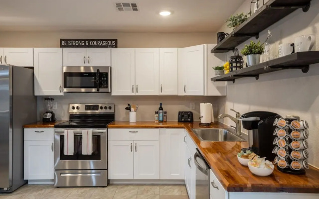 Scottsdale Osborn 3 Bedroom Home by RedAwning