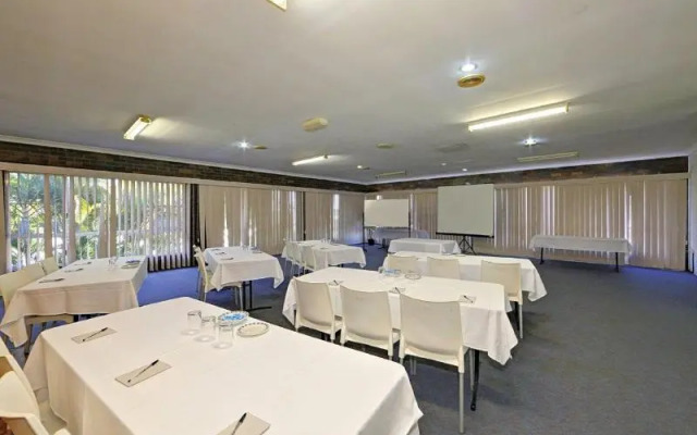 Smart Motels Bert Hinkler