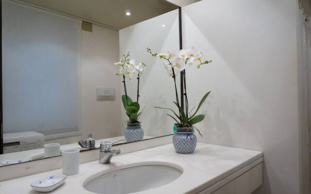 Trifora apartment