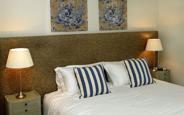 Hilltop Lodge Bed And Breakfast
